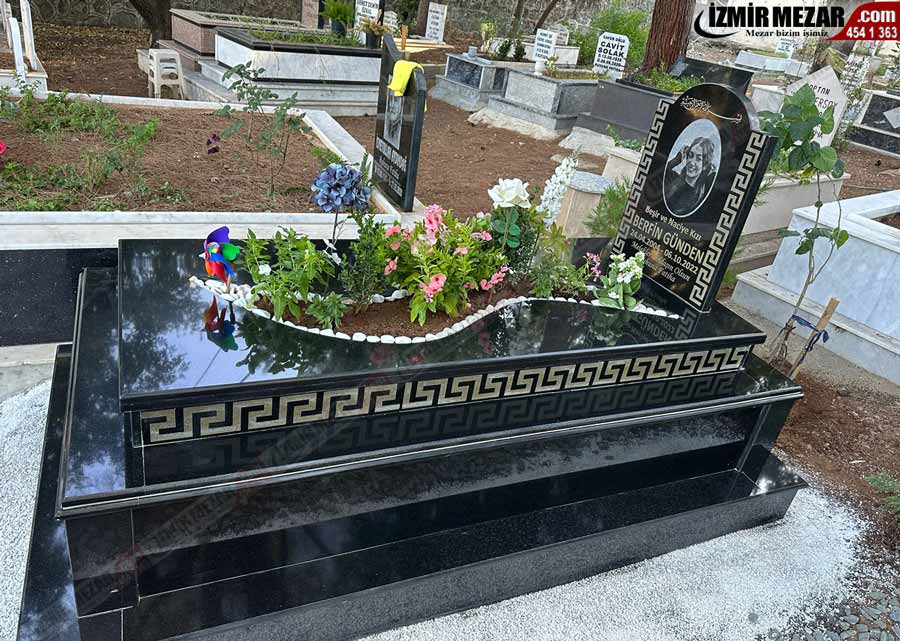 Marmaris mezarlığı - mezar yapımı
