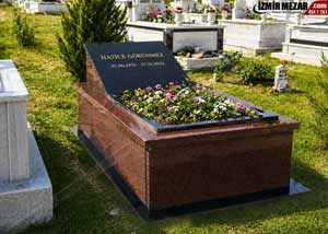 Mezar fiyatları - Blok mezarlar - Kırmızı mezarlar -blok granit mezar bg 18 - izmirmezar.com